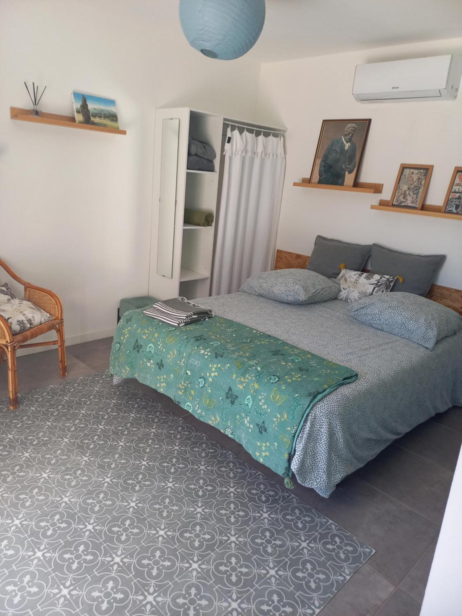 Hotel Le Mazet De L'Amathye Aramon Esterno foto